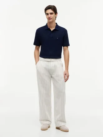 Klassisch geschnittenes Polohemd aus strukturiertem Jacquard