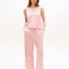 Kurzes Tanktop & Hose im Schlafanzug-Set Kurzes Tanktop & Hose im Schlafanzug-Set