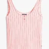 Kurzes Tanktop & Hose im Schlafanzug-Set Kurzes Tanktop & Hose im Schlafanzug-Set