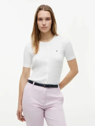 Kurzärmelige Strickjacke mit Zopfmuster