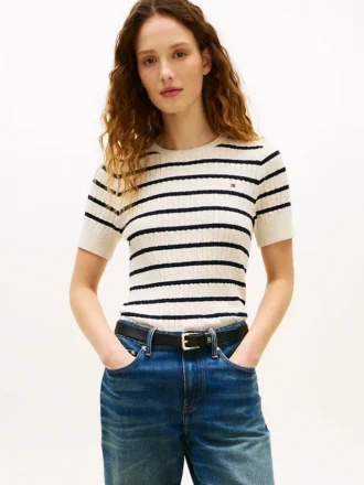 Kurzärmeliger Pullover mit Zopfmuster