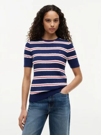 Kurzärmeliger Pullover mit Zopfmuster