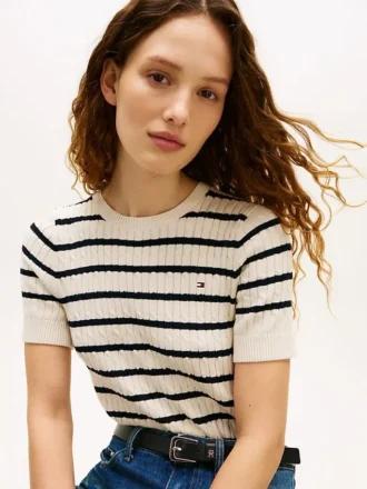 Kurzärmeliger Pullover mit Zopfmuster