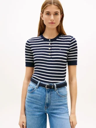 Kurzärmeliges Henley-Shirt mit Zopfmuster
