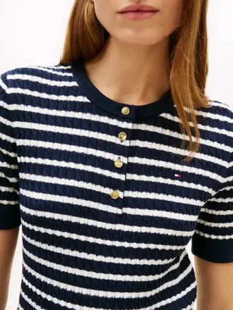 Kurzärmeliges Henley-Shirt mit Zopfmuster