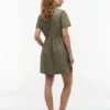 Kurzärmeliges Kleid mit goldenen Knöpfen Kurzärmeliges Kleid mit goldenen Knöpfen