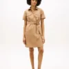 Kurzärmeliges Utility-Shirtkleid mit Gürtel Kurzärmeliges Utility-Shirtkleid mit Gürtel
