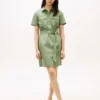 Kurzärmeliges Utility-Shirtkleid mit Gürtel Kurzärmeliges Utility-Shirtkleid mit Gürtel