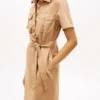 Kurzärmeliges Utility-Shirtkleid mit Gürtel Kurzärmeliges Utility-Shirtkleid mit Gürtel