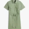 Kurzärmeliges Utility-Shirtkleid mit Gürtel Kurzärmeliges Utility-Shirtkleid mit Gürtel
