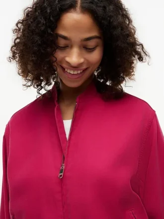 Leichte Bomberjacke