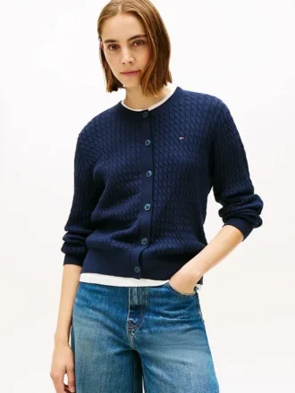 Leichte Strickjacke mit Zopfmuster