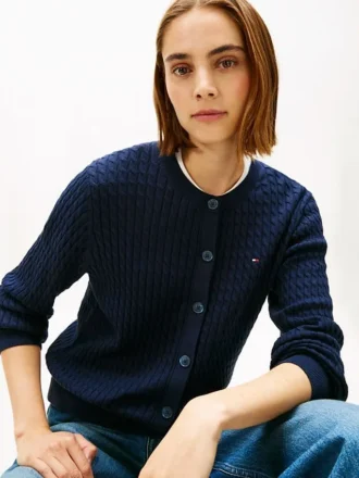 Leichte Strickjacke mit Zopfmuster