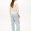 Leichte Strickjacke mit Zopfmuster Leichte Strickjacke mit Zopfmuster