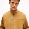 Lässige Motorradjacke aus Wildleder Lässige Motorradjacke aus Wildleder
