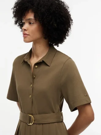 Midi-Kleid aus verschiedenen Materialien mit Plissee