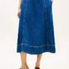 Midi-Rock aus Denim mit hoher Taille und ausgestelltem Schnitt Midi-Rock aus Denim mit hoher Taille und ausgestelltem Schnitt