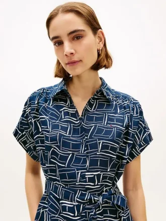 Midi-Shirtkleid aus Leinen mit Gürtel und Flaggenprint