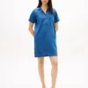 Mini-Kleid aus Denim mit offener Knopfleiste Mini-Kleid aus Denim mit offener Knopfleiste