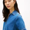 Mini-Kleid aus Denim mit offener Knopfleiste Mini-Kleid aus Denim mit offener Knopfleiste
