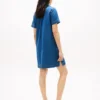 Mini-Kleid aus Denim mit offener Knopfleiste Mini-Kleid aus Denim mit offener Knopfleiste