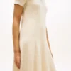 Mini-Polo-Kleid aus Rippstrick mit goldenen Knöpfen Mini-Polo-Kleid aus Rippstrick mit goldenen Knöpfen