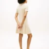 Mini-Polo-Kleid aus Rippstrick mit goldenen Knöpfen Mini-Polo-Kleid aus Rippstrick mit goldenen Knöpfen