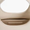 Mini-Tasche mit genarbtem Leder und Metallic-Logo Mini-Tasche mit genarbtem Leder und Metallic-Logo