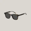 Moderne Sonnenbrille im Prep-Stil Moderne Sonnenbrille im Prep-Stil
