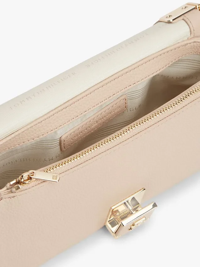 Monogram Clasp Chain Strap Crossbody Bag Monogram Clasp Chain Strap Crossbody Bag
