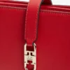 Polierte Monogramm-Umhängetasche mit Kette Polierte Monogramm-Umhängetasche mit Kette