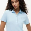 Polo-Kleid aus Stretch-Baumwolle in klassischer Passform Polo-Kleid aus Stretch-Baumwolle in klassischer Passform