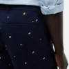 Regular Fit 9″ Shorts mit Segelflaggen-Print Regular Fit 9″ Shorts mit Segelflaggen-Print
