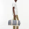 Reisetasche aus Canvas mit maritimen Streifen Reisetasche aus Canvas mit maritimen Streifen