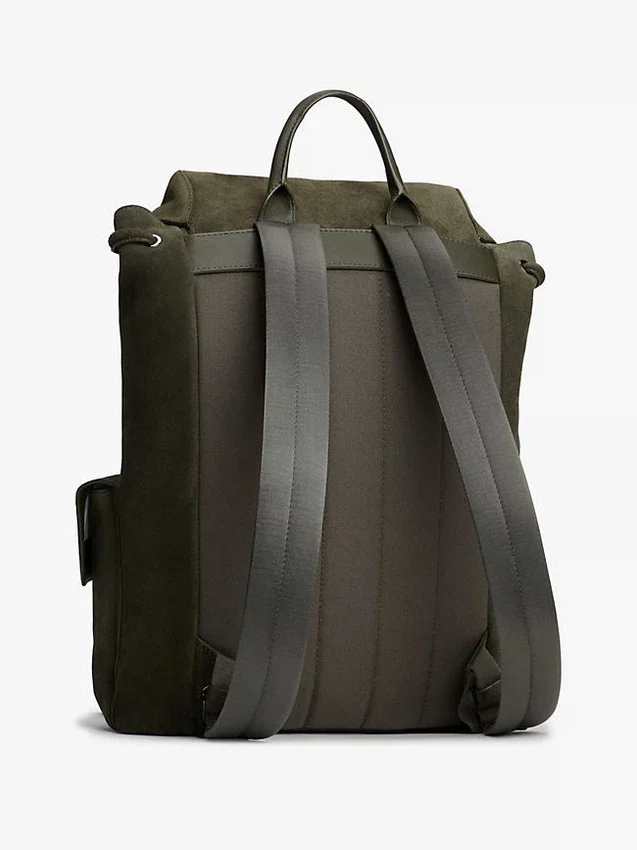 Rucksack mit Klappe aus Wildleder Rucksack mit Klappe aus Wildleder