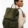 Rucksack mit Klappe aus Wildleder Rucksack mit Klappe aus Wildleder