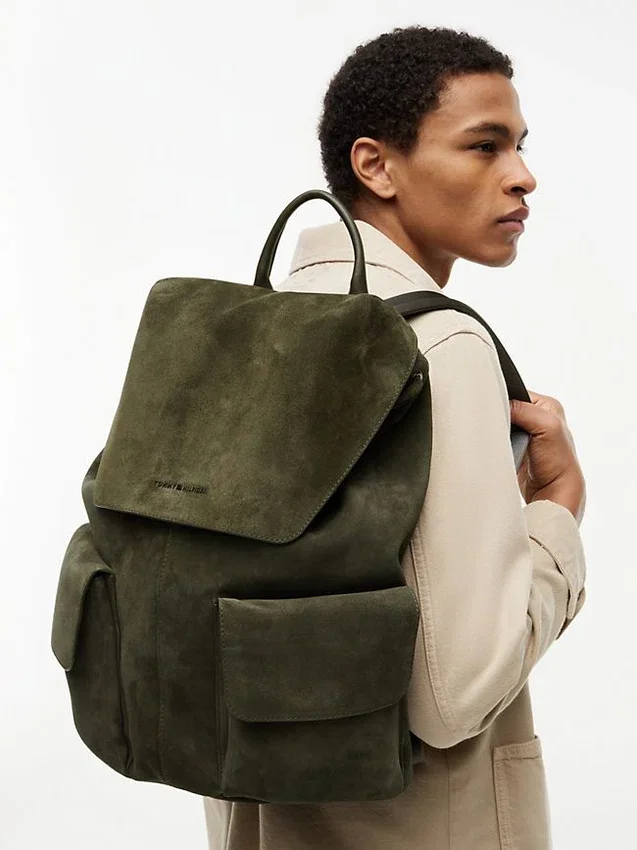 Rucksack mit Klappe aus Wildleder Rucksack mit Klappe aus Wildleder