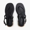 Sandalen aus Leder mit Metallic-Akzenten Sandalen aus Leder mit Metallic-Akzenten