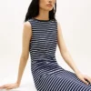 Schmal geschnittenes Midi-Kleid mit Streifen und U-Boot-Ausschnitt Schmal geschnittenes Midi-Kleid mit Streifen und U-Boot-Ausschnitt