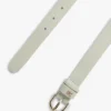 Schmaler Ledergürtel mit geprägtem Monogramm Schmaler Ledergürtel mit geprägtem Monogramm