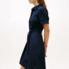 Shirtkleid mit Puffärmeln und Gürtel Shirtkleid mit Puffärmeln und Gürtel