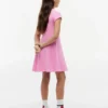 Skaterkleid für Kinder mit tonalem Flaggenlogo Skaterkleid für Kinder mit tonalem Flaggenlogo