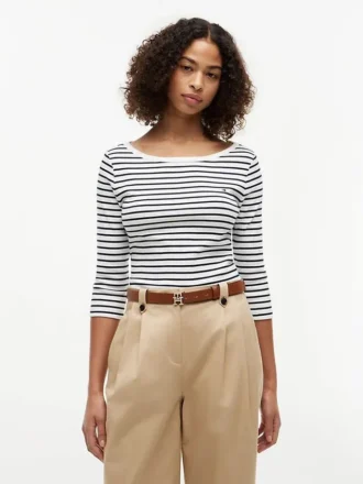 Slim-Fit-T-Shirt mit U-Boot-Ausschnitt