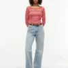 Slim-Fit-T-Shirt mit U-Boot-Ausschnitt Slim-Fit-T-Shirt mit U-Boot-Ausschnitt