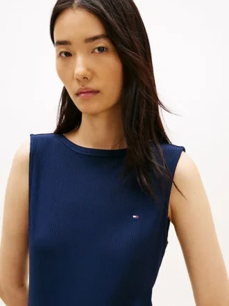 Slim Fit Tanktop mit Rippbündchen und U-Boot-Ausschnitt