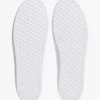 Sneaker aus Canvas mit Metallic-Akzenten Sneaker aus Canvas mit Metallic-Akzenten