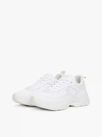 Sneaker aus grobem Leder mit gemischter Textur