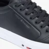 Sneaker aus vulkanisiertem Leder Sneaker aus vulkanisiertem Leder