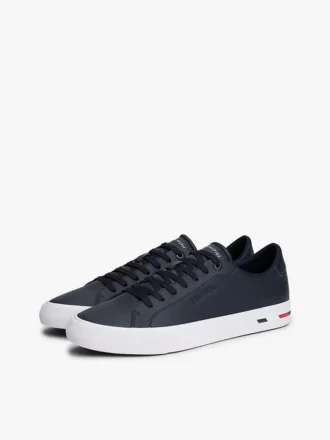 Sneaker aus vulkanisiertem Leder mit Flaggenstreifen