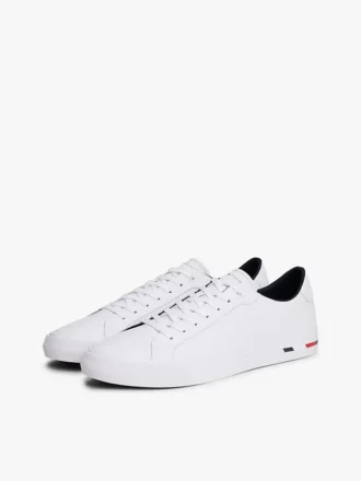 Sneaker aus vulkanisiertem Leder mit Flaggenstreifen